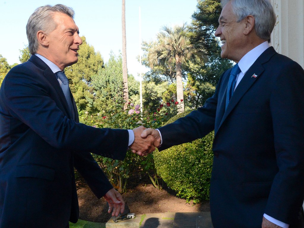 Piñera se reúne con Macri antes de su investidura