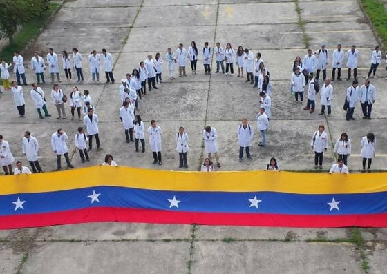 Buscan emplear médicos venezolanos en hospitales de localidad de Argentina