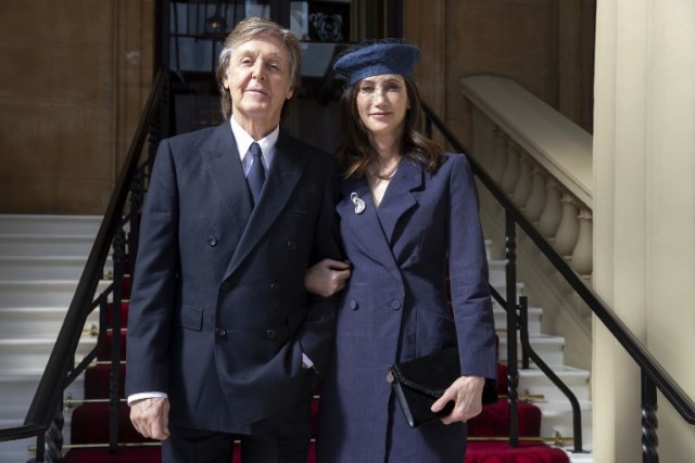 Paul McCartney con su esposa, Nancy Shevell | Foto:  AFP