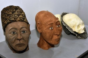 Salen a la luz rasgos faciales de cráneos alargados de tiwanakotas (Fotos)