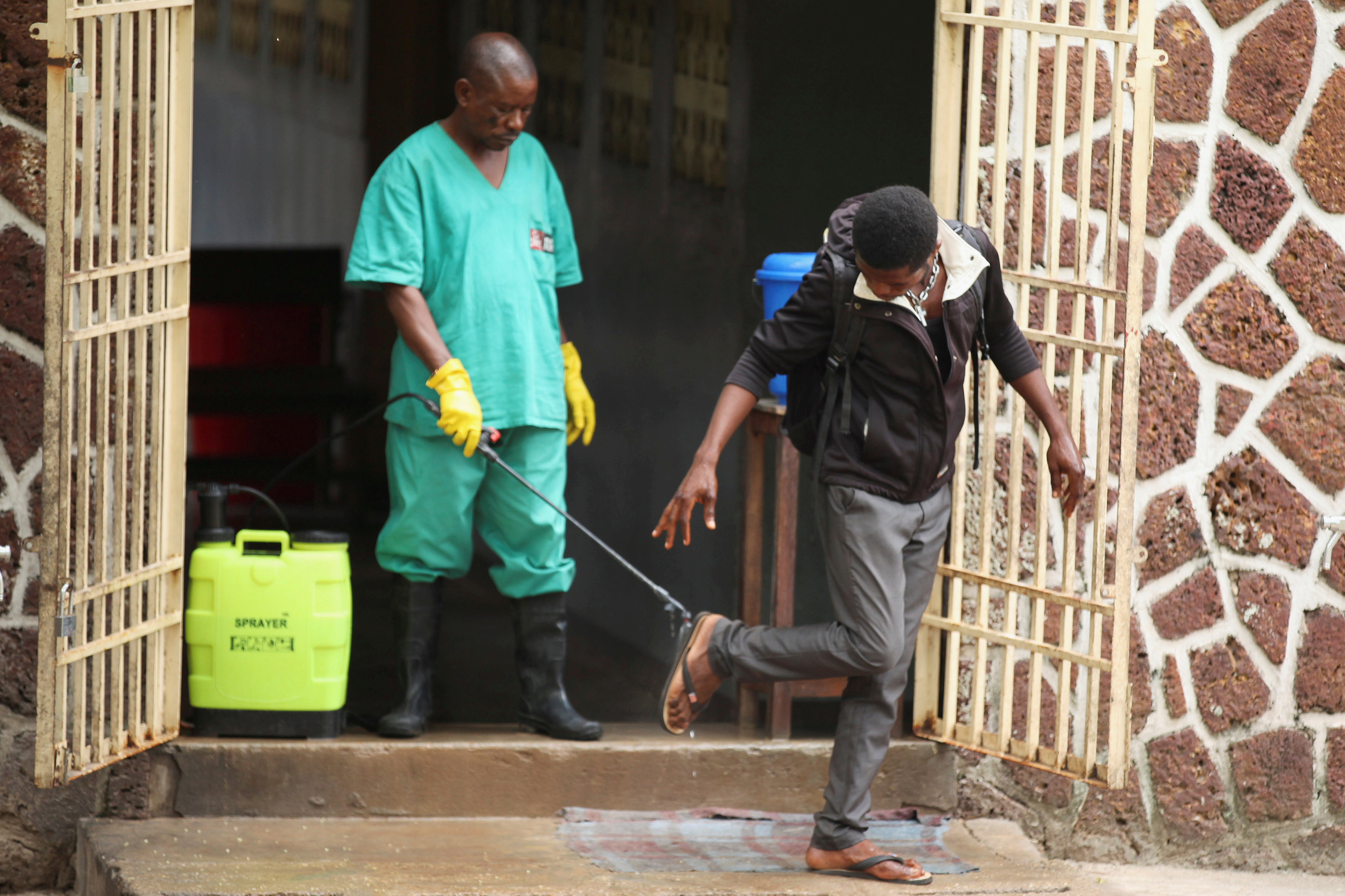 Mueren dos enfermos de ébola en RD del Congo tras escapar de un hospital