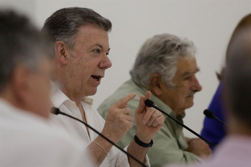 Santos dice que implementar paz no es fácil pero que superarán los obstáculos