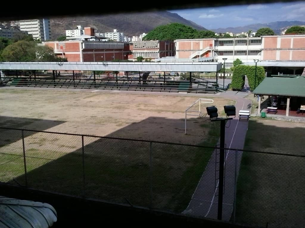 Colegio La Concepción de Montalbán es un desierto: No hay rastro de votantes 8:00 am #20May (Fotos)
