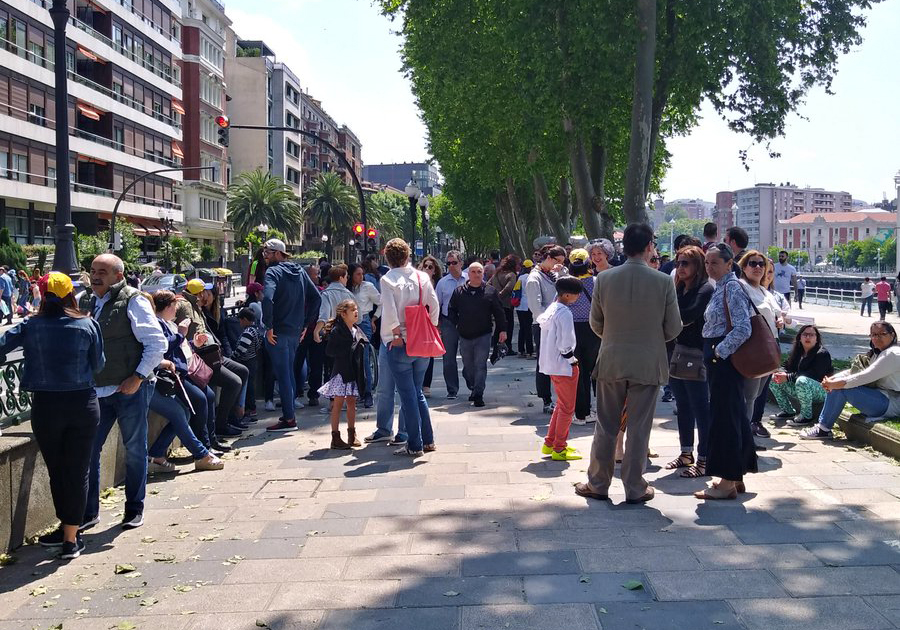 Venezolanos en Bilbao protestan frente al consulado por proceso ilegítimo del #20May (Fotos)