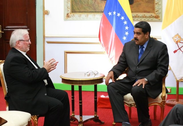 Maduro sostiene reunión con el Nuncio Apostólico en el Palacio de Miraflores. Foto: Prensa Presidencial 