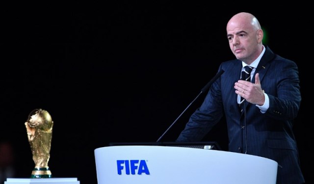 El presidente de la FIFA, Gianni Infantino, pronuncia un discurso durante el 68º Congreso de la FIFA en el Expocentre de Moscú el 13 de junio de 2018. / AFP PHOTO / Mladen ANTONOV