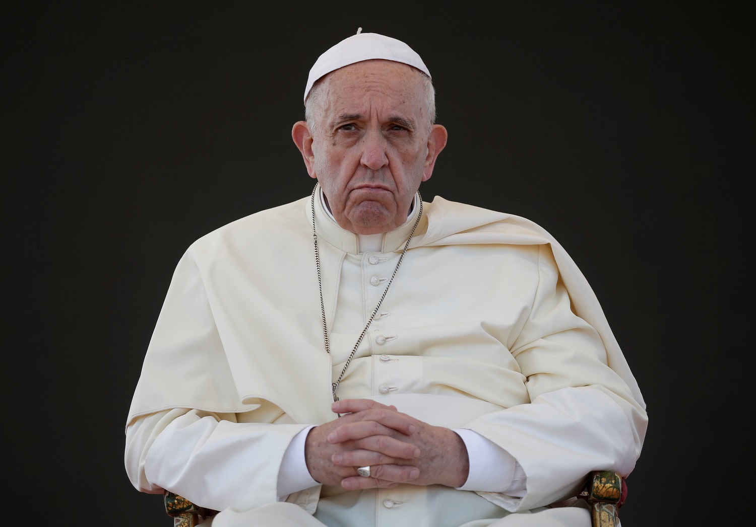 El papa Francisco pide perdón por heridas y ofensas a los chilenos