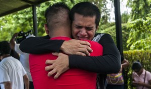 Policía de Nicaragua libera a 15 personas por mediación de la Iglesia católica