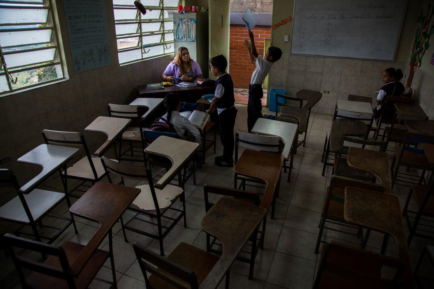 The Washington Post: Un éxodo histórico está dejando a Venezuela sin profesores, médicos y electricistas