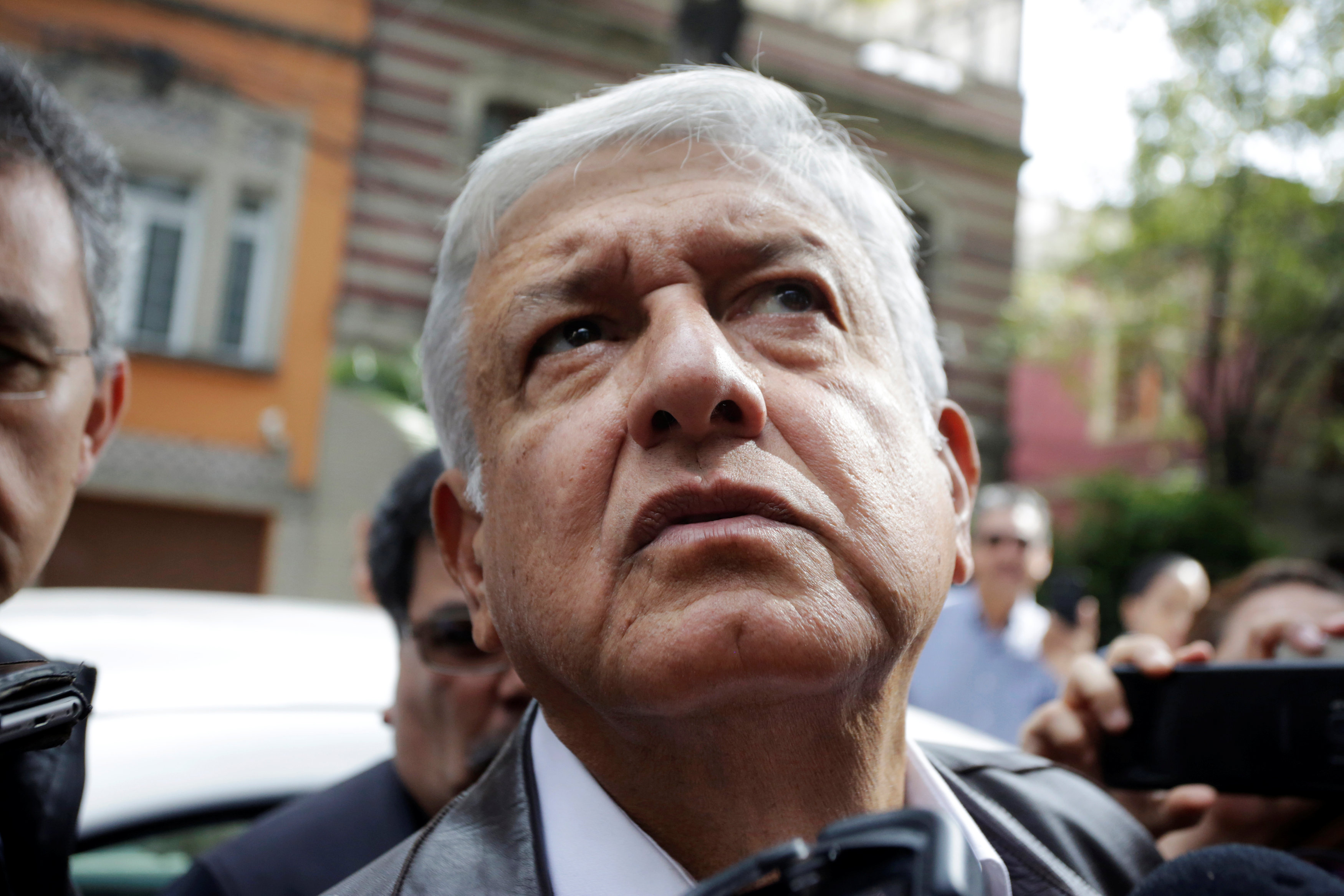 López Obrador incentiva consulta en México para constituir una polémica guardia nacional
