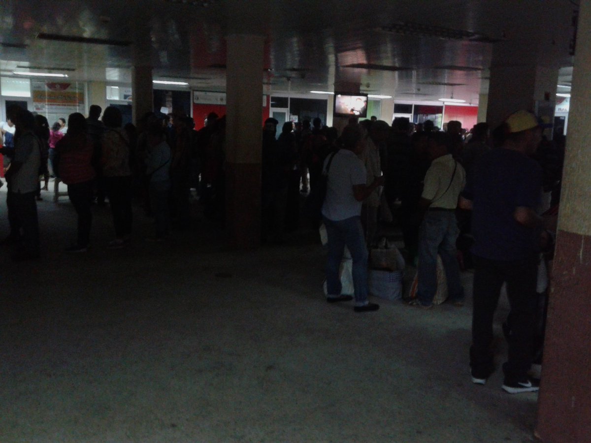 Apagón en el terminal de pasajeros en Puerto Ordaz #21Jul (foto)