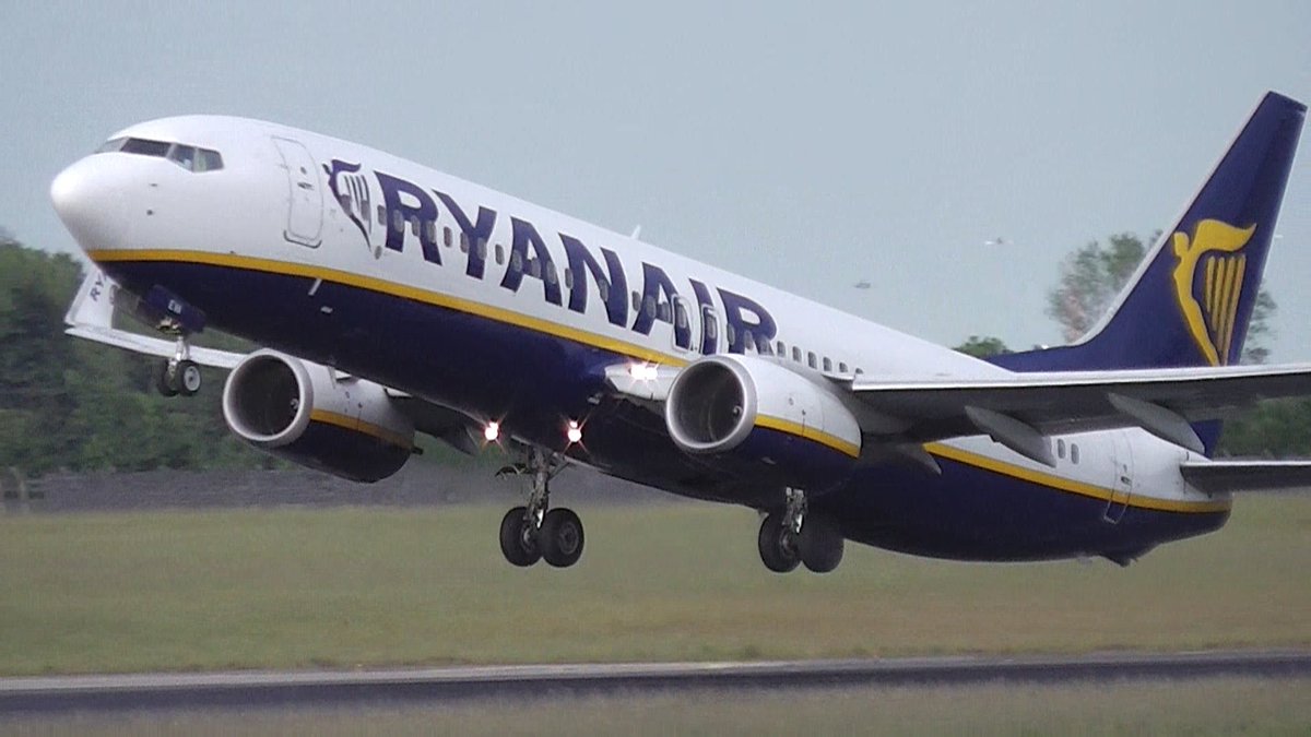 Al menos 30 pasajeros de aerolínea Ryanair fueron hospitalizados en Alemania por caída de presión
