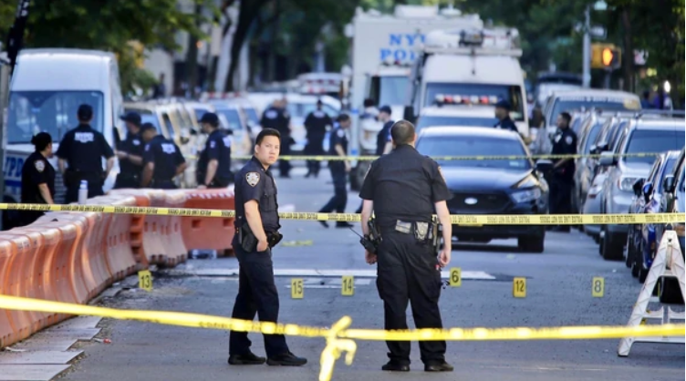 Asesinados cuatro hombres sin techo y uno en condición crítica en Nueva York