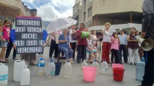 Anuncian jornada de protesta por la grave falta de agua en Caracas (Fotos y Video)