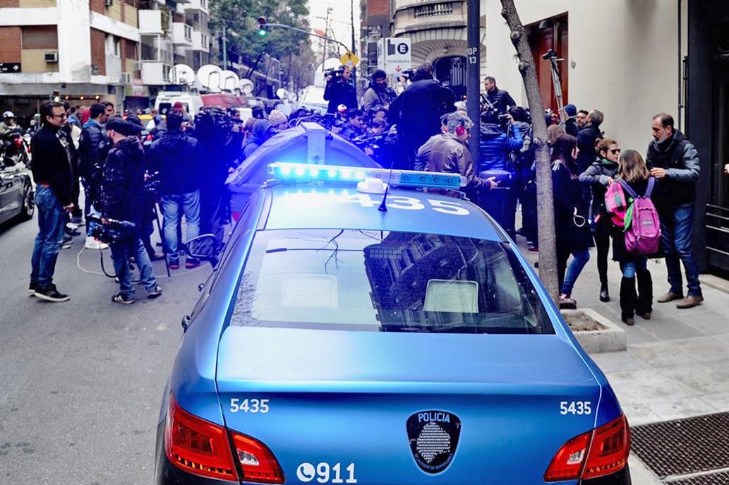 Comienza allanamiento de vivienda de Cristina Kirchner en Argentina