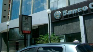Detienen a gerente y a una cajera del Banco Caroní en Guayana