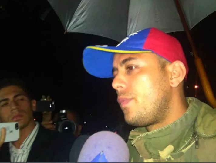 Reportero gráfico Jesús Medina recibe segunda carta de buena conducta en Ramo Verde (Foto)