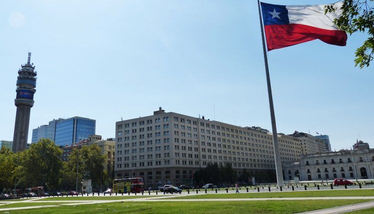 Tribunal chileno congela bienes de Pinochet por 16,24 millones de dólares