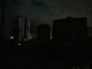 ¡Otra vez! Registran apagón en varios sectores de Maracaibo y San Cristobal este #18Oct