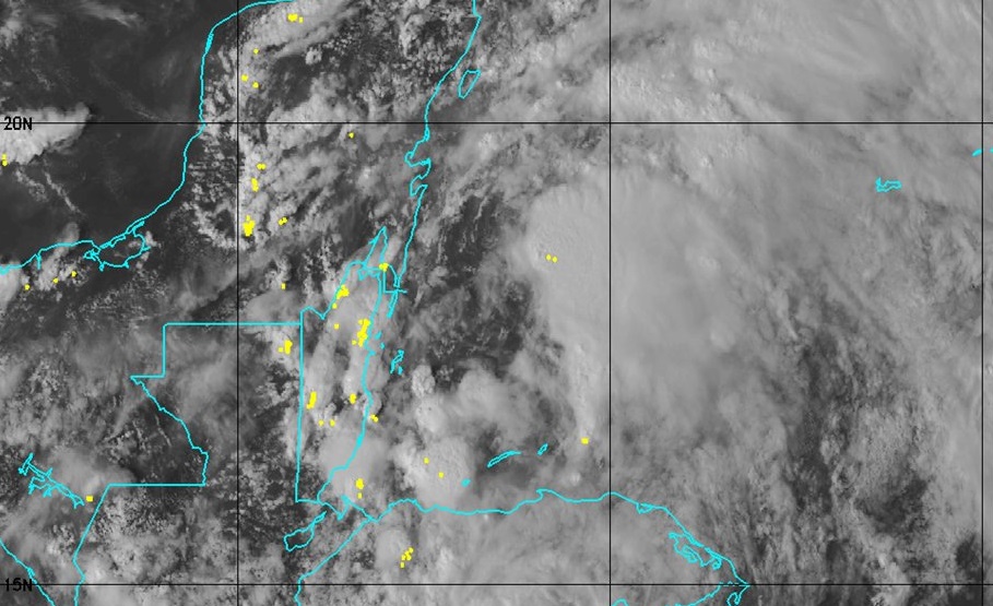 Depresión se convierte en tormenta tropical Michael en su camino a Florida