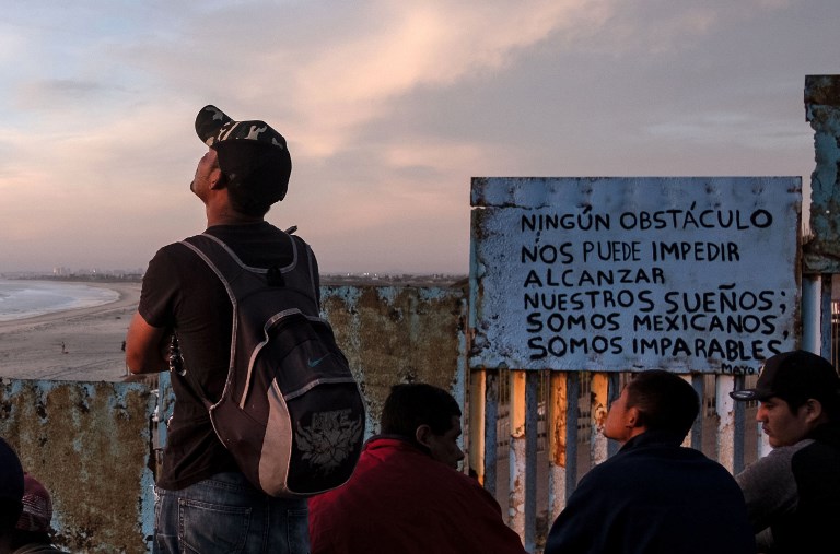 México reduce a la mitad el flujo migratorio a EEUU tras amenaza de Trump