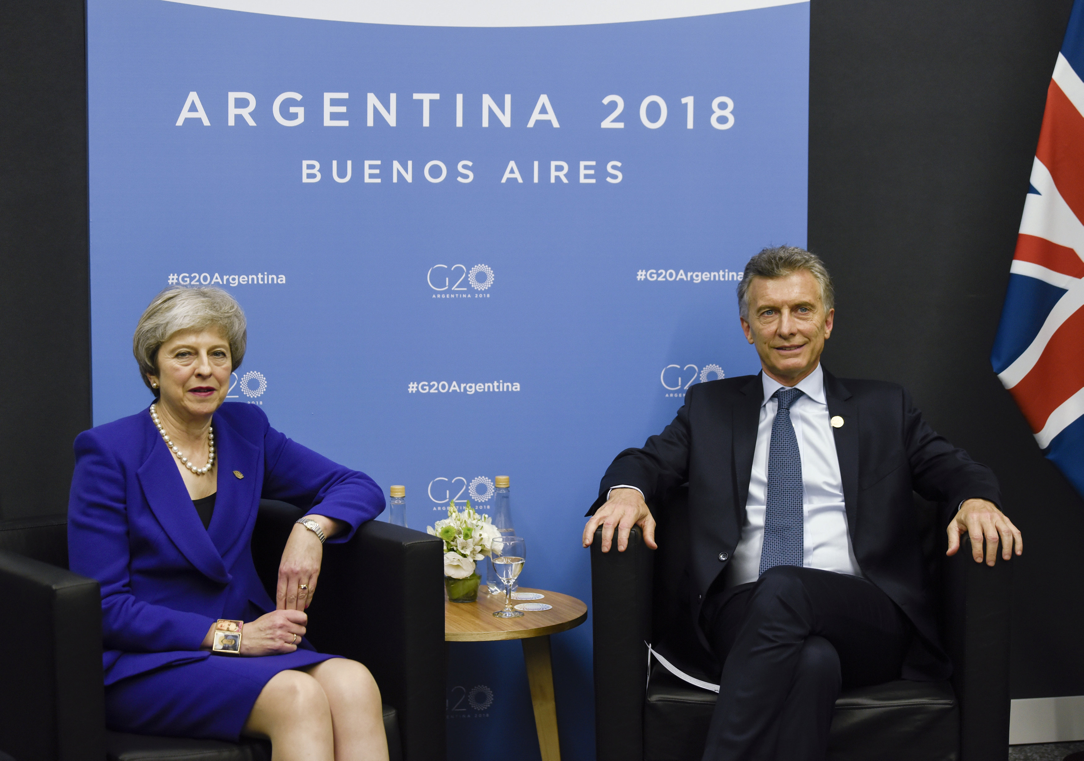 Theresa May dice a Macri que tras el brexit quiere empezar a relacionarse con el Mercosur