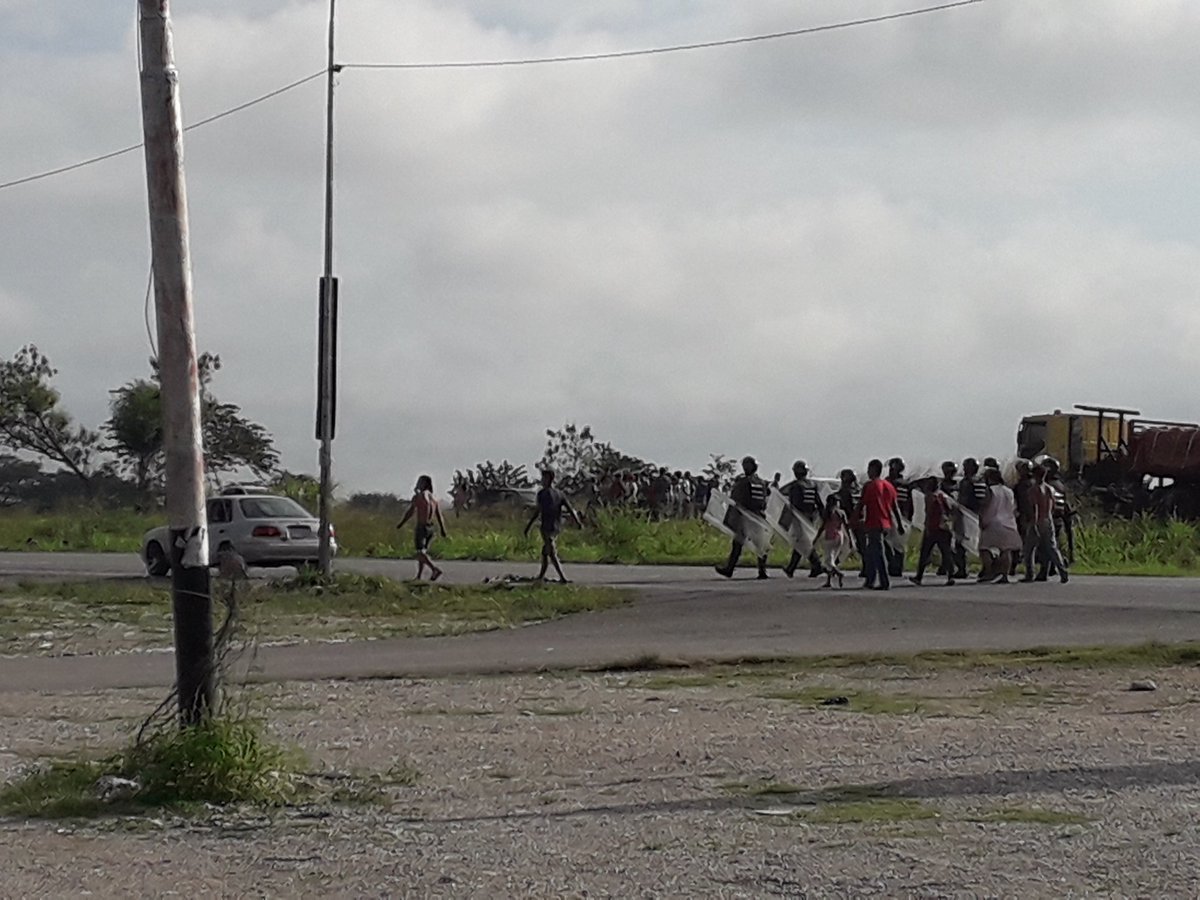 Protesta en la autopista Acarigua-Barquisimeto por fallas en los servicios públicos #19Nov