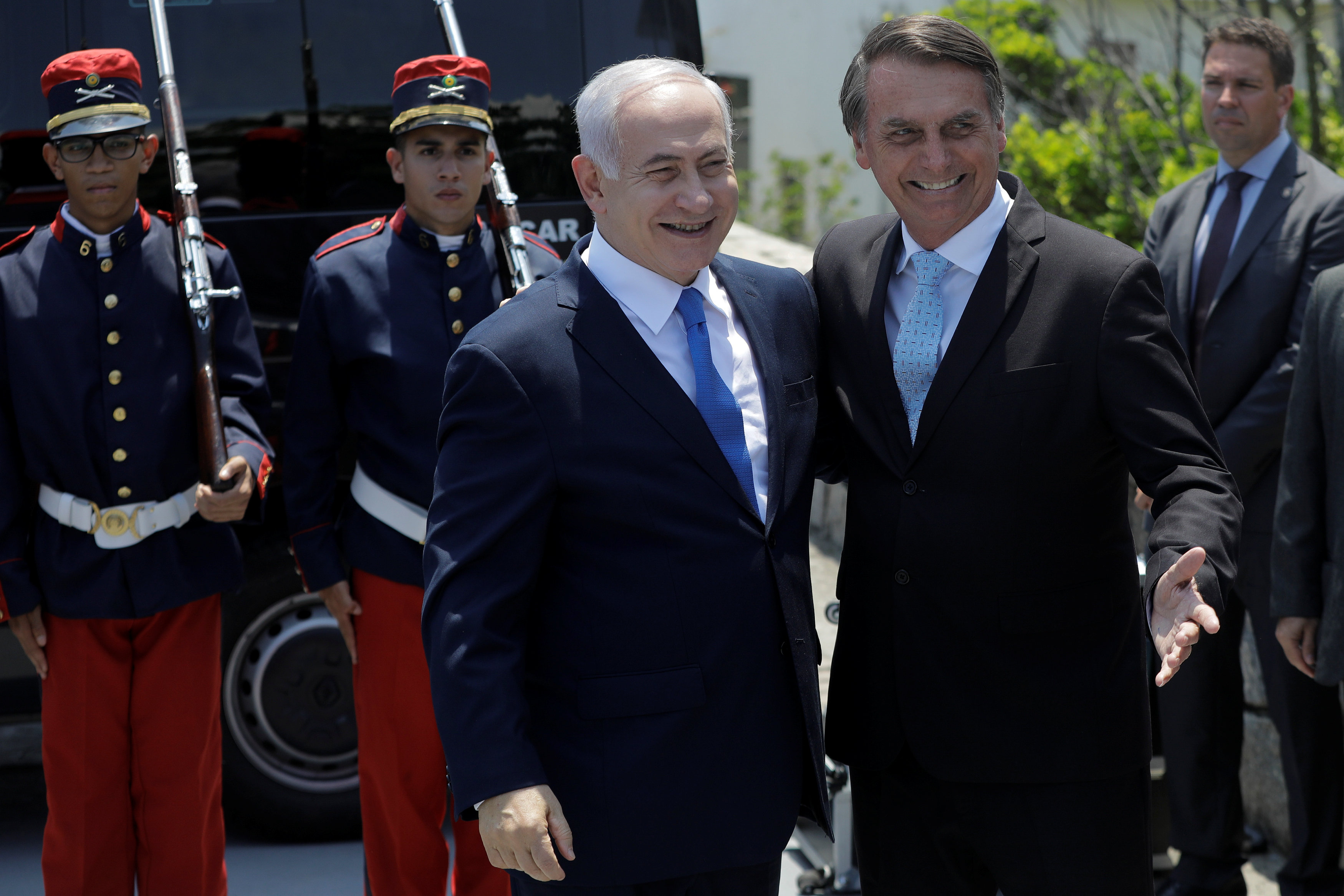 Benjamín Netanyahu llega a Brasil en una visita sin precedentes para la toma de posesión de Bolsonaro