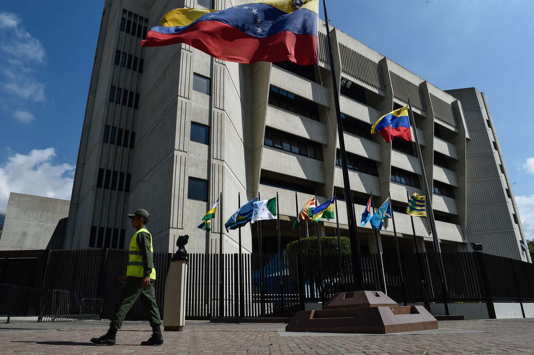 TSJ de Maduro admite recurso contra concejales de Santa Rita