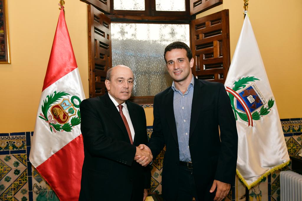Perú saluda a diplomático designado por Guaidó