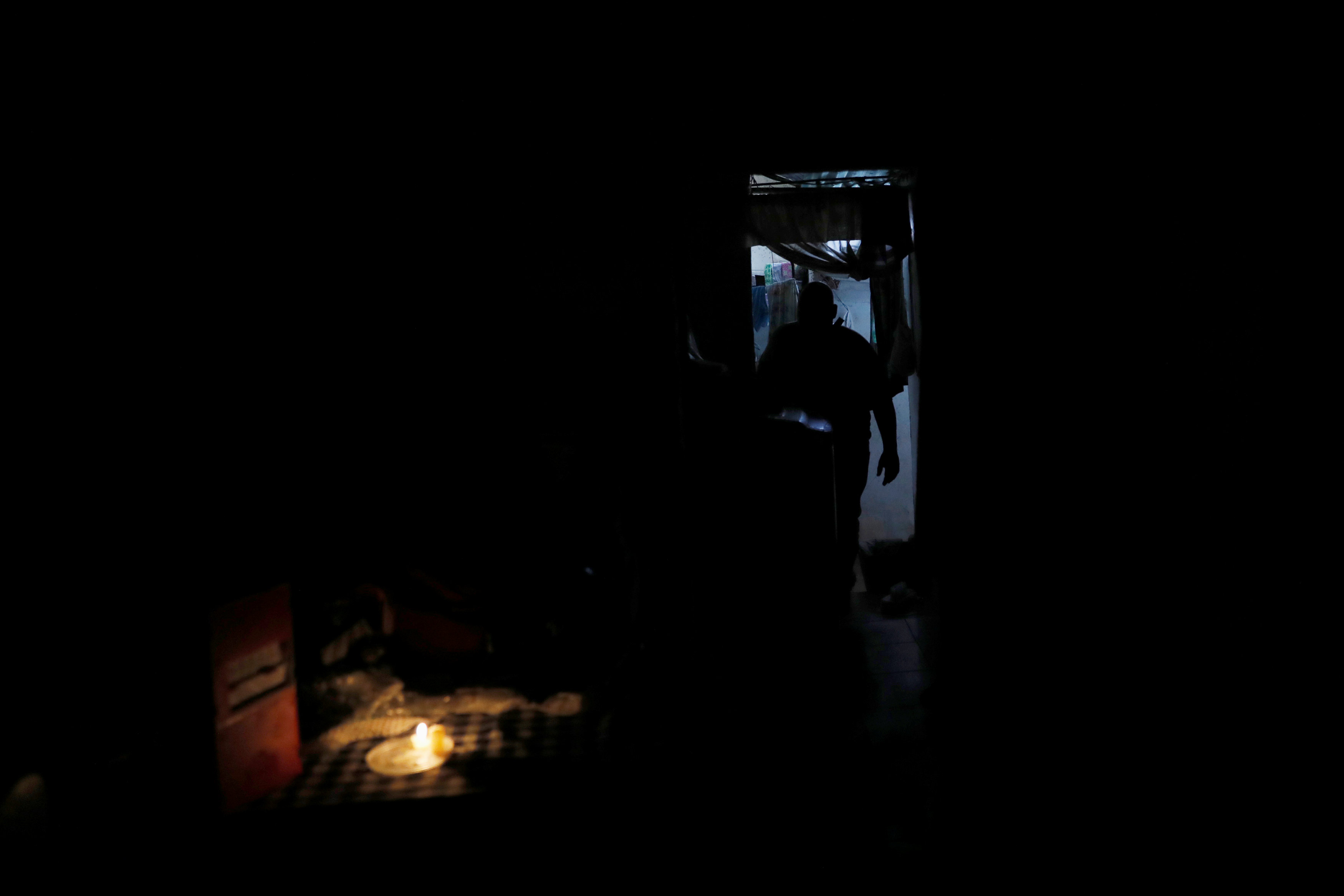 Ecuador deplora fallecimientos asociados a falla de electricidad en Venezuela