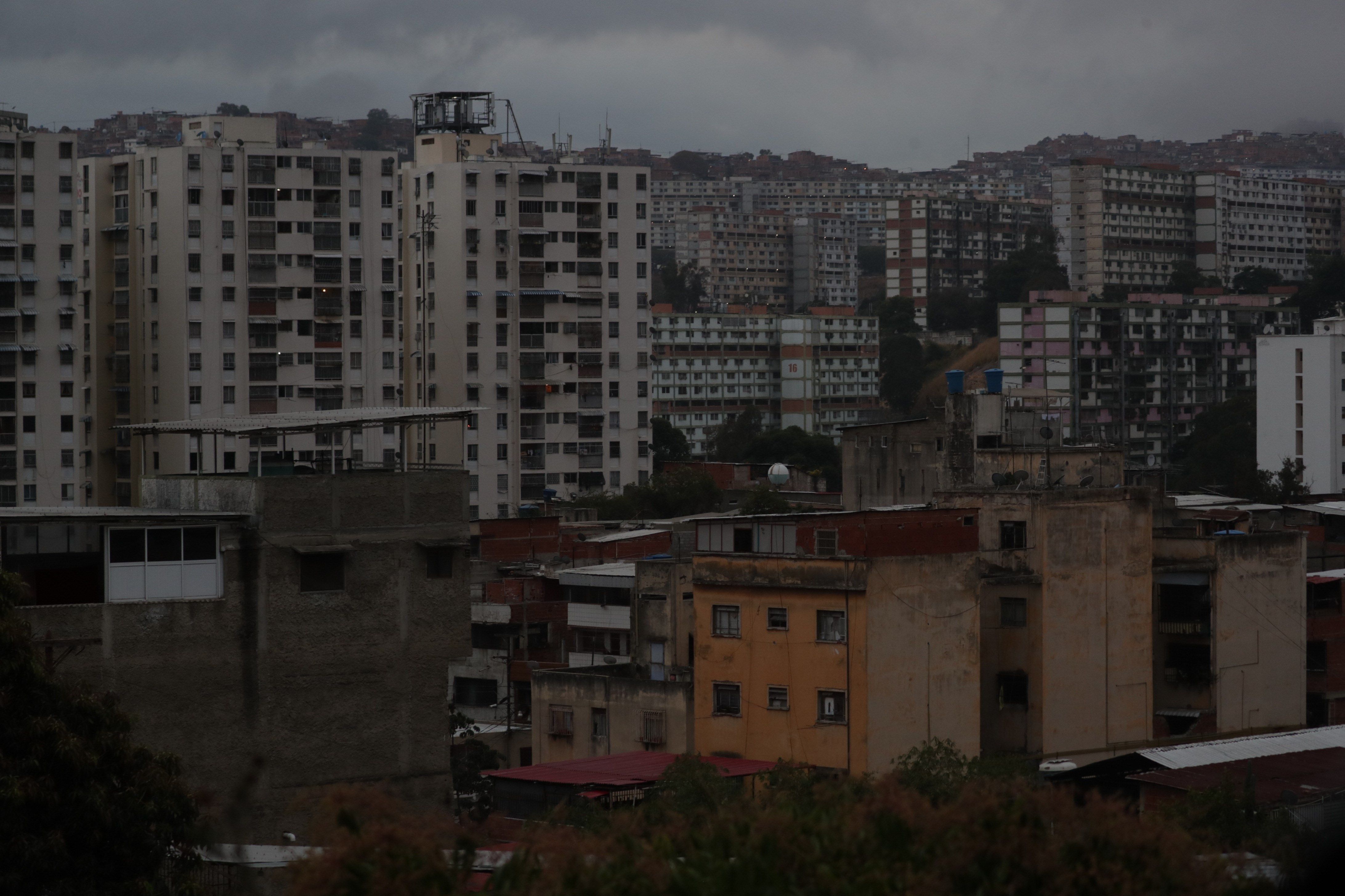 Varias zonas de Caracas se encuentran sin luz este #25Ago