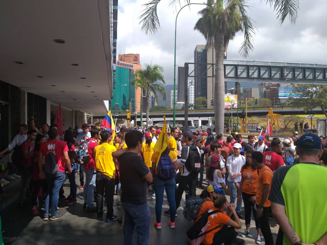 Venezolanos comienzan a concentrarse en Las Mercedes para marcha convocada por Guaidó #9Mar