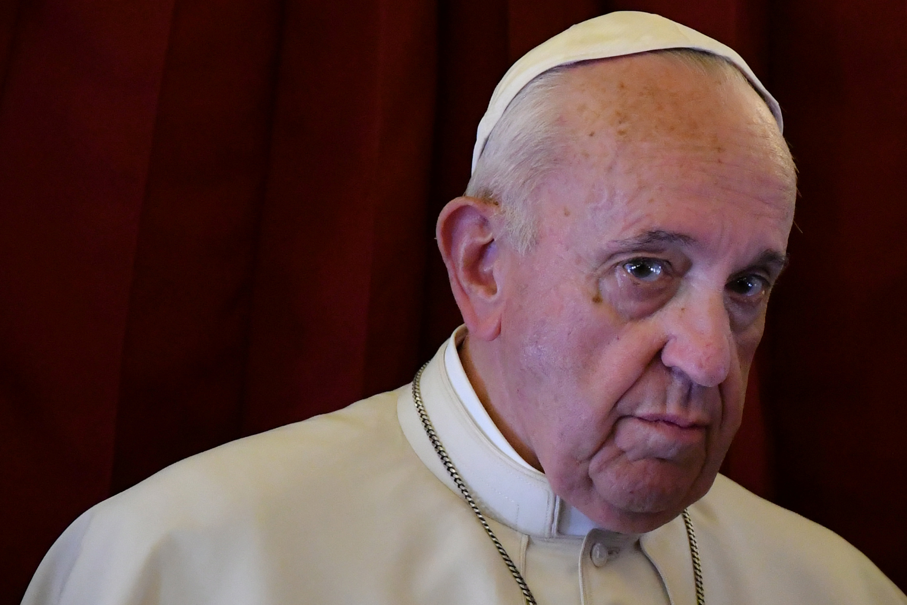 El papa Francisco expresa su cercanía a las familias del avión desaparecido