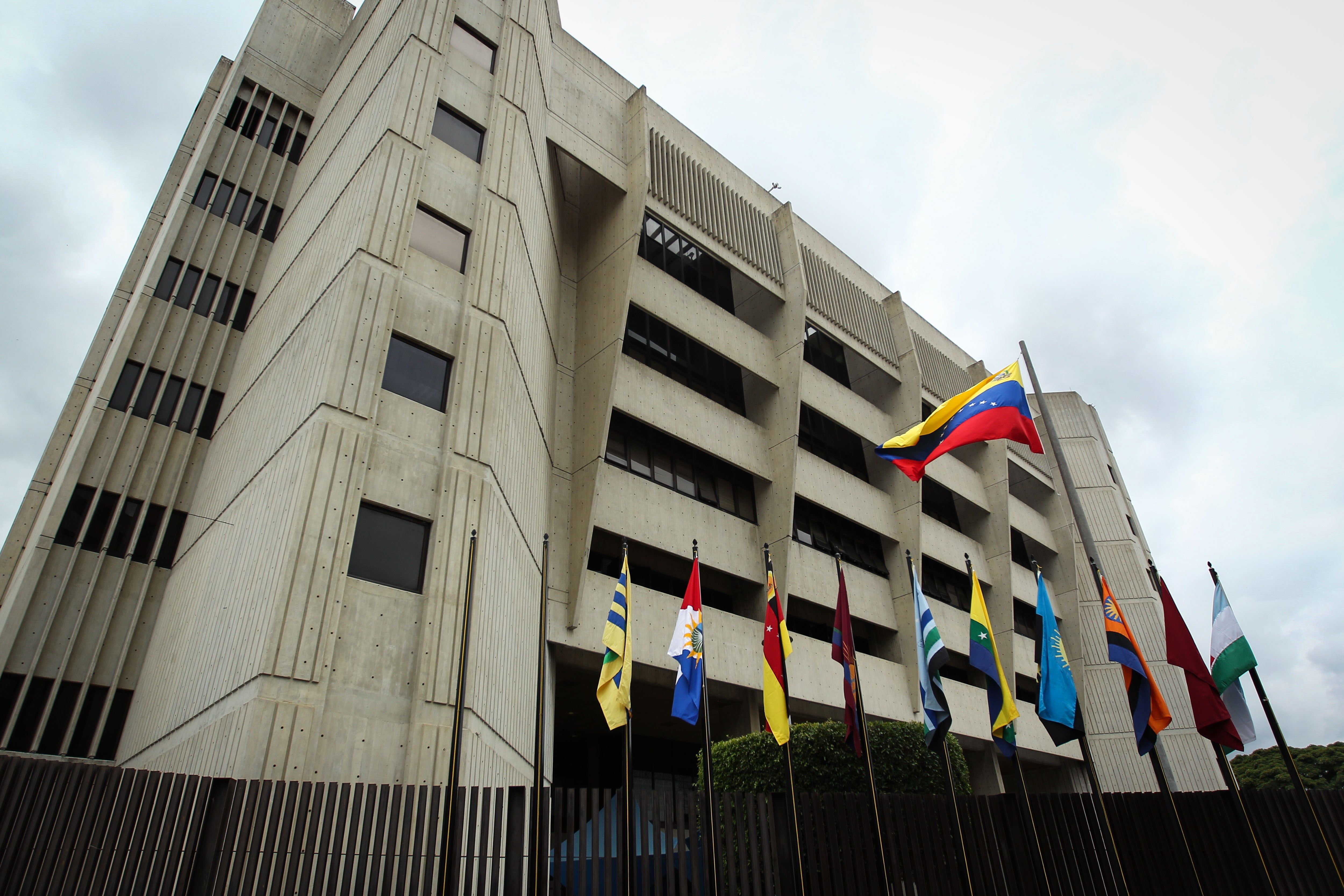 TSJ de Maduro ordena la ocupación e inmediata restitución del servicio de televisión por suscripción DirecTV