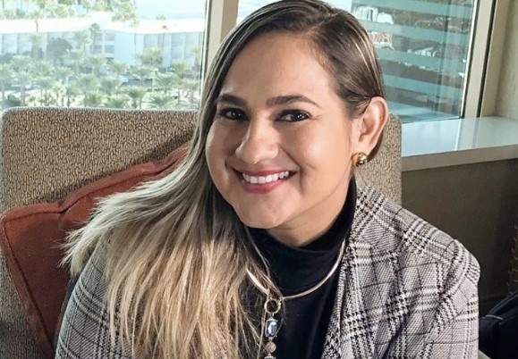 Karla Navarrete se hace popular en la radio en Miami con “Rumores”