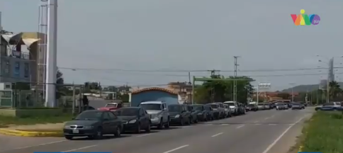 Largas colas para echar gasolina en Carabobo se registran este #14May (videos)