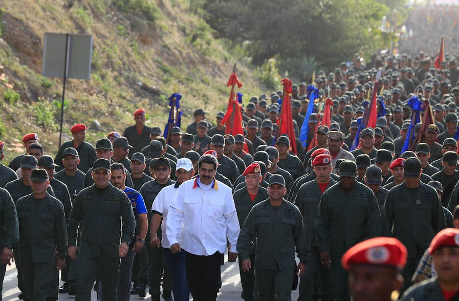 Maduro vuelve a pedirle cacao a militares desarmados con un discurso aburrido
