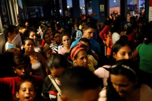 Perú aboga por la integración de migrantes venezolanos para enfrentar la crisis