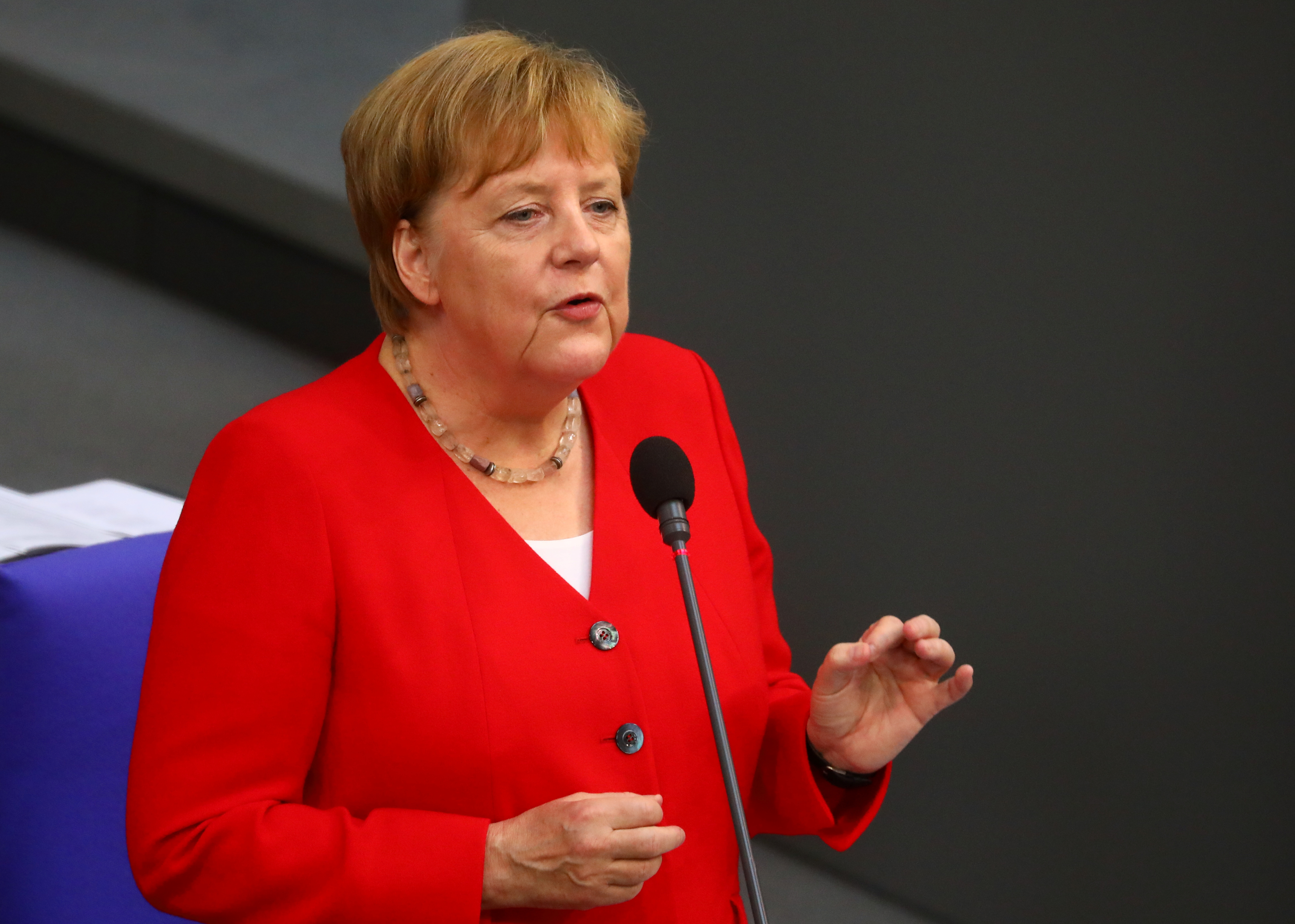 Merkel abordó con Xi Jinping situación del coronavirus