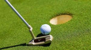 Británicos celebrarán un atrevido torneo de golf con… ¡caddies DESNUDAS!