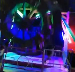 HORROR en el parque de atracciones… salió volando de “El Martillo”, la golpeó y fue capturado en VIDEO