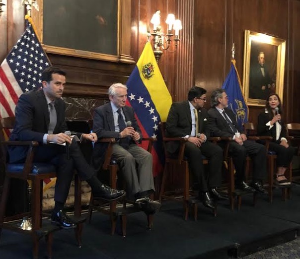 Panelistas analizan grave situación venezolana en sede de la Unión League de Nueva York