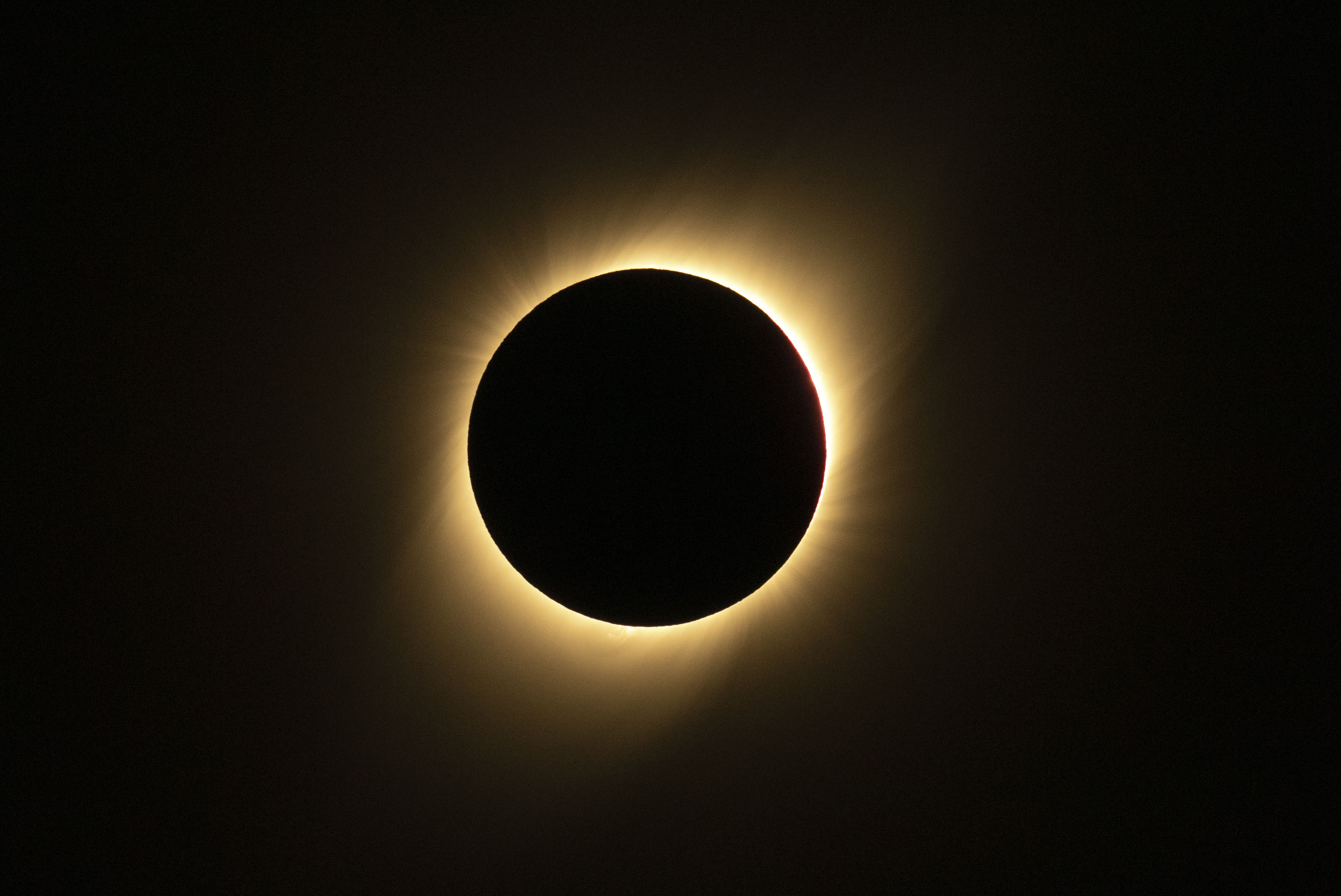 Un eclipse “círculo de fuego” cubrirá parte del cielo de África y Asia