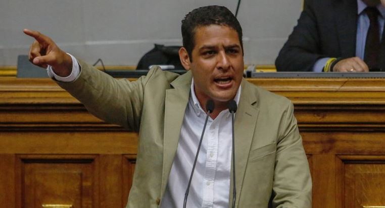 Olivares: Venezuela se encuentra a oscuras; el régimen ineficiente cumple con su tarea