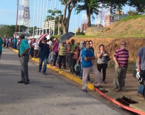 Jubilado de Sidor falleció en una cola para la caja Clap en Bolívar #15Jul