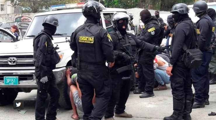 Quiénes son los militares venezolanos asesorados por cubanos, que torturan en el Dgcim
