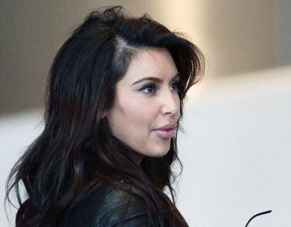 Kim Kardashian es acusada de racista por sus tapabocas (FOTO)