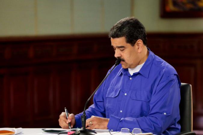 ALnavío: El bloqueo de Trump obliga a Maduro a entregarse a Rusia