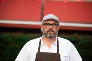 Carlos García, el chef venezolano que lucha contra la pobreza a través de la gastronomía